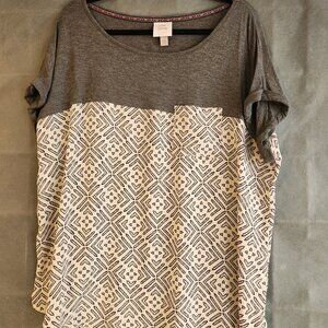 Like New Knox Rose Grey Patterned T-Shirt XXL